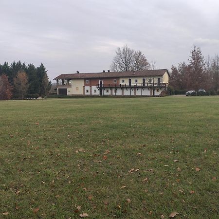 Guest House La Carolina Tigliole ภายนอก รูปภาพ