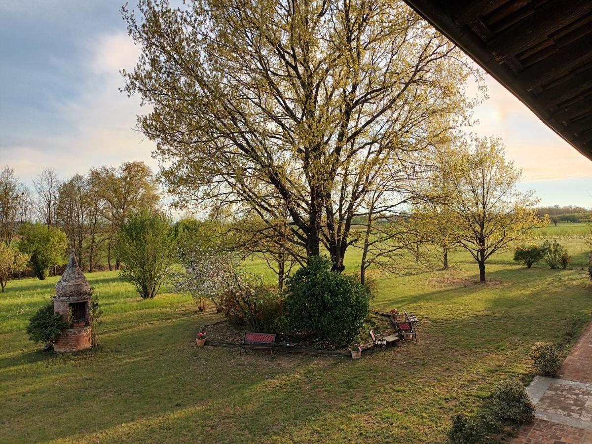 Guest House La Carolina Tigliole ภายนอก รูปภาพ