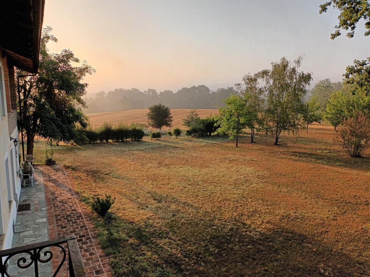 Guest House La Carolina Tigliole ภายนอก รูปภาพ