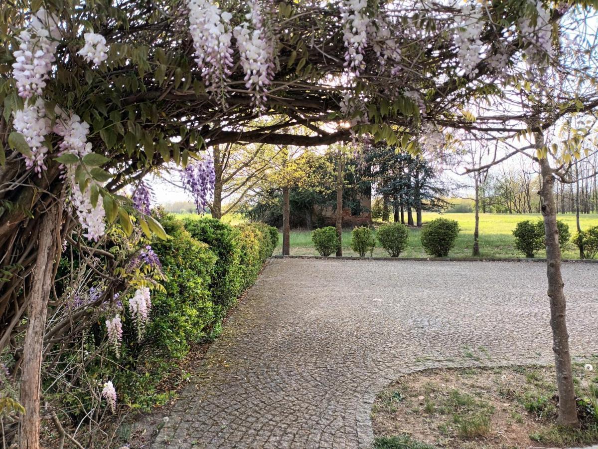 Guest House La Carolina Tigliole ภายนอก รูปภาพ