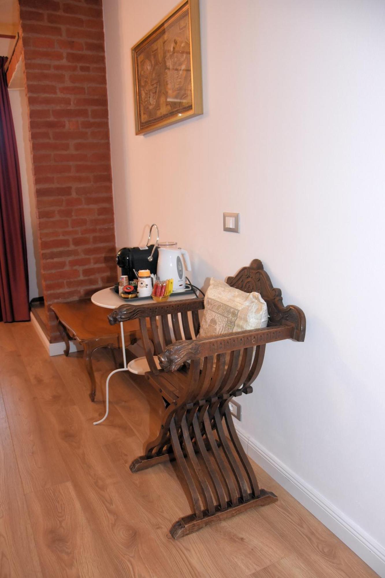 Guest House La Carolina Tigliole ภายนอก รูปภาพ