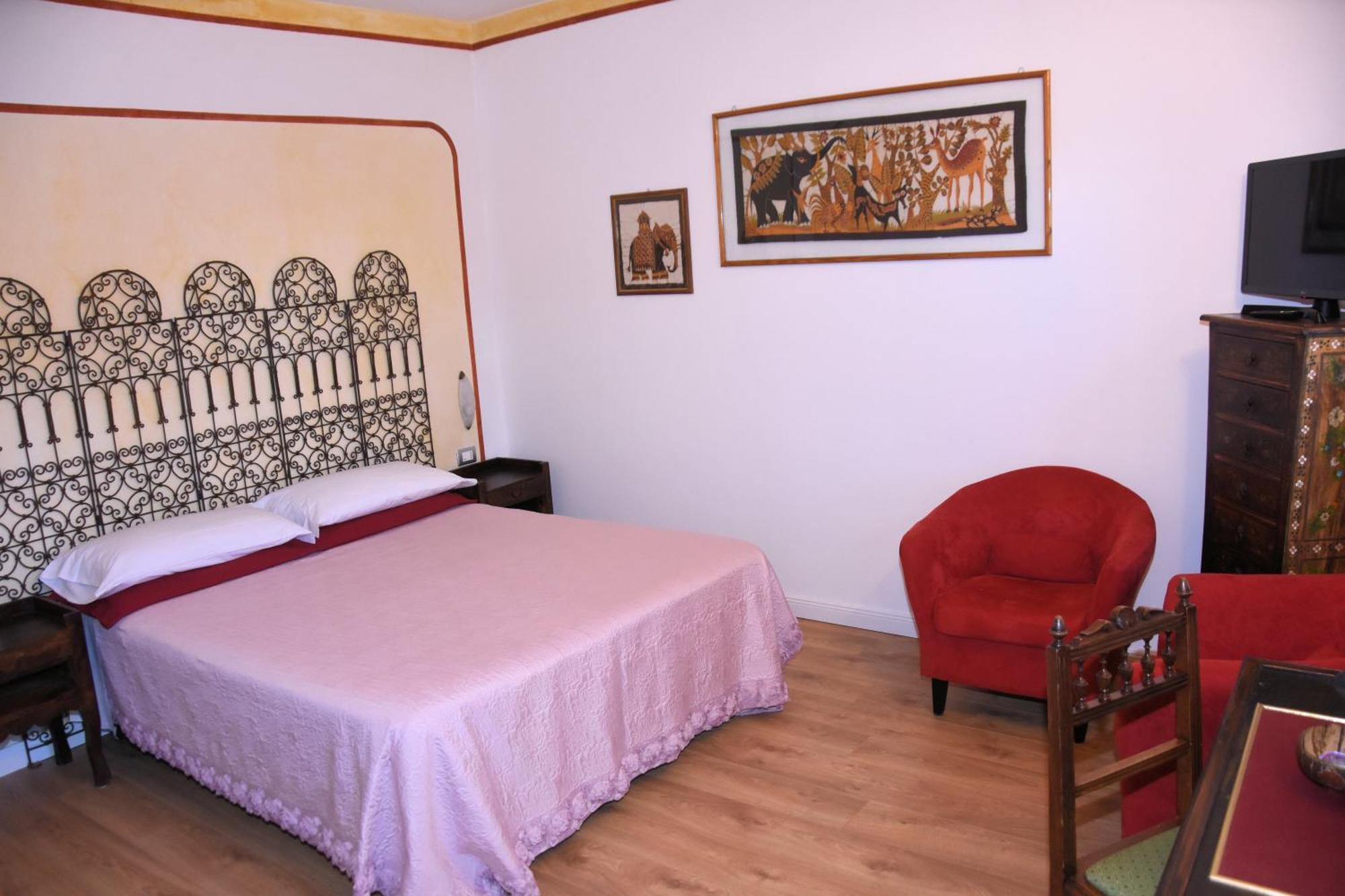 Guest House La Carolina Tigliole ภายนอก รูปภาพ