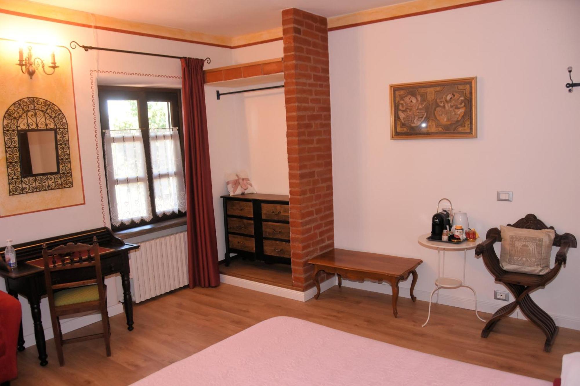 Guest House La Carolina Tigliole ภายนอก รูปภาพ