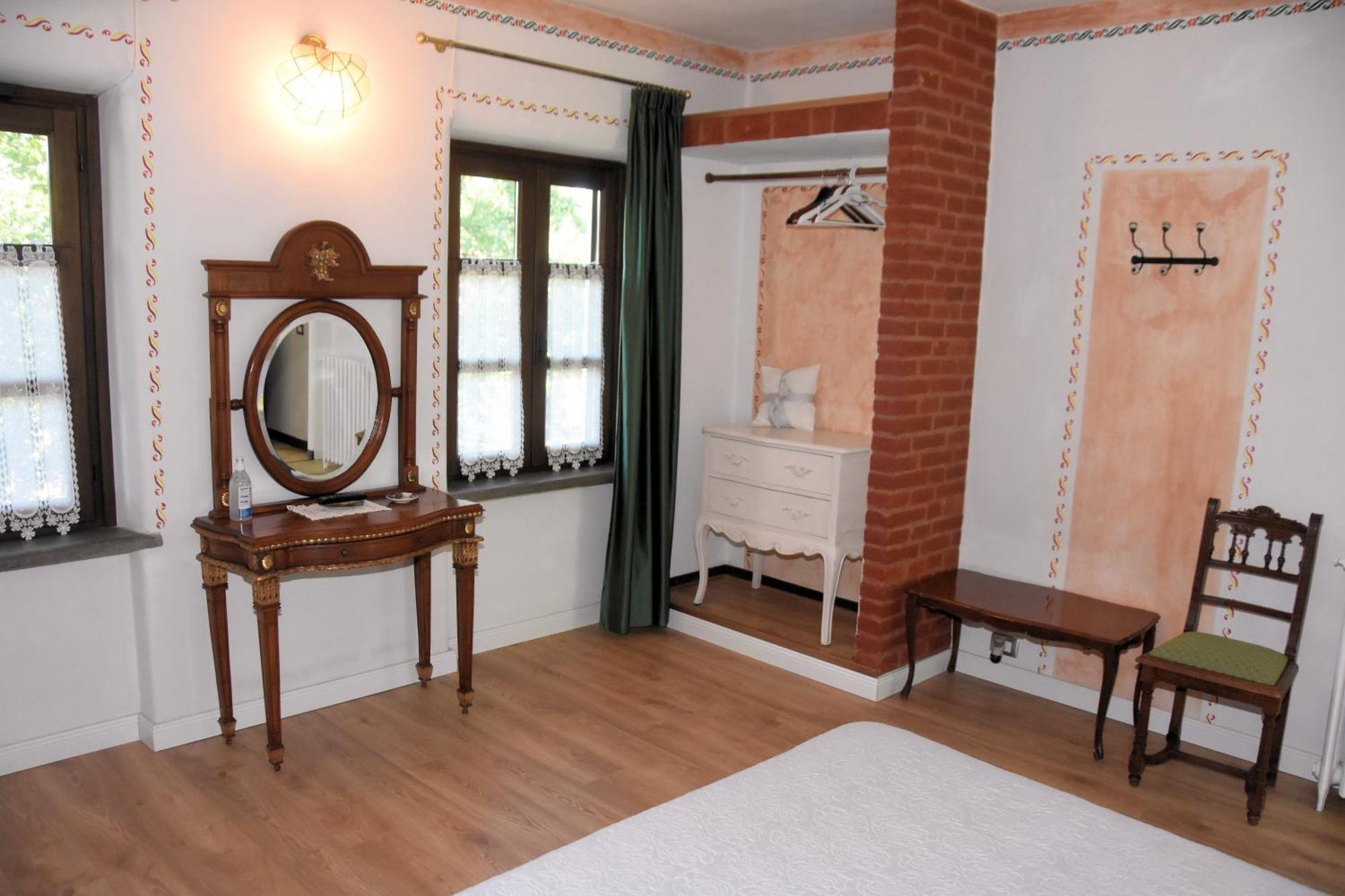 Guest House La Carolina Tigliole ภายนอก รูปภาพ